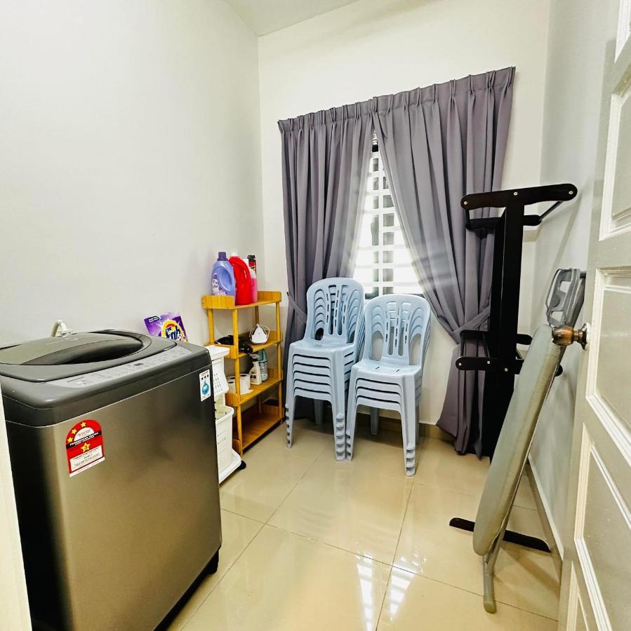 《Untitled Homestay》Sitiawan Exterior foto